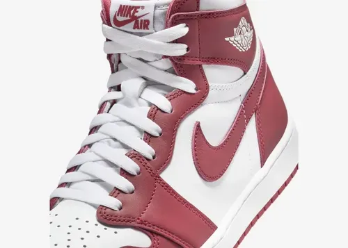 air-jordan-1-high-og-team-red-dz5485-160 07.webp