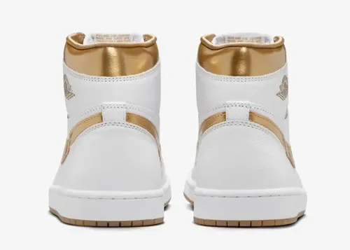 air-jordan-1-high-og-wmns-metallic-gold-fd2596-107 05.webp