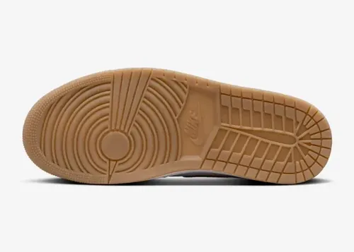 air-jordan-1-high-og-wmns-metallic-gold-fd2596-107 06.webp