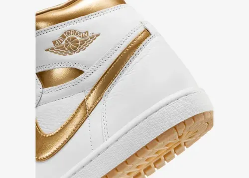 air-jordan-1-high-og-wmns-metallic-gold-fd2596-107 08.webp