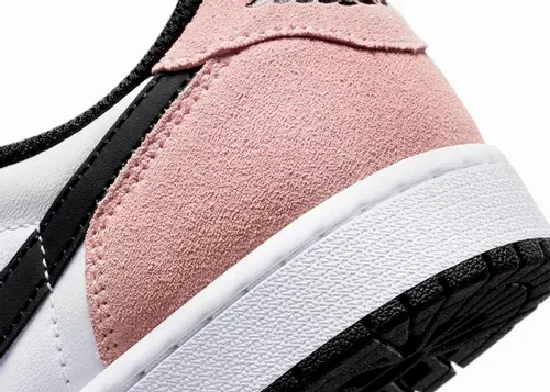 air-jordan-1-low-og-bleached-coral-cz0790-061 7.webp