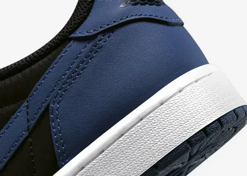 air-jordan-1-low-og-mystic-navy-cz0790-041 8.webp