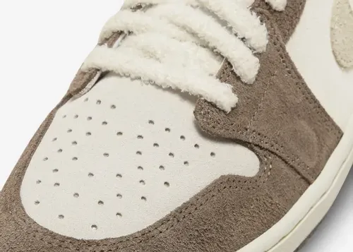 air-jordan-1-low-og-year-of-the-rabbit-dv1312-200 07.webp