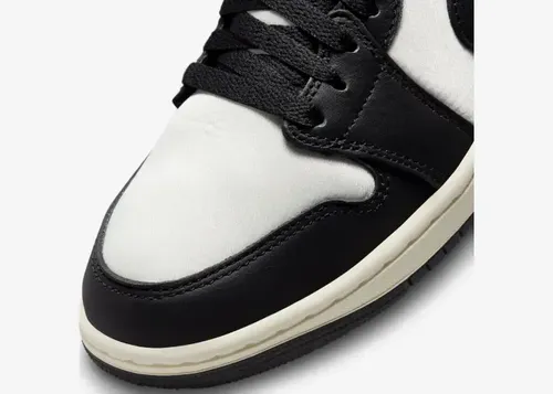air-jordan-1-low-wmns-vintage-panda-fb9893-101 07.webp