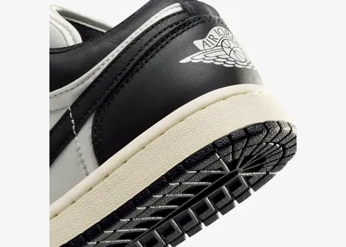 air-jordan-1-low-wmns-vintage-panda-fb9893-101 08.webp