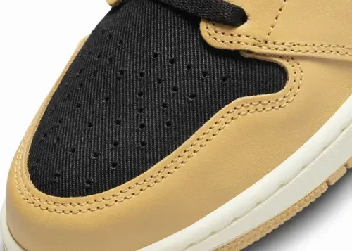 air-jordan-1-retro-high-og-heirloom-555088-202 07.webp