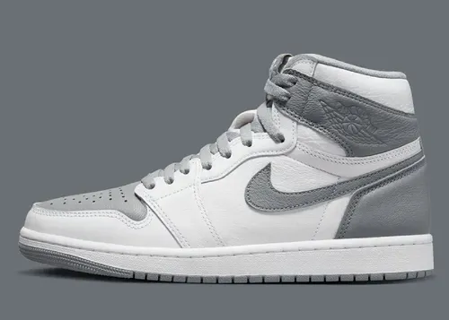 air-jordan-1-retro-high-og-stealth-555088-037 02.webp