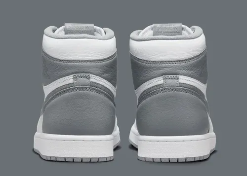 air-jordan-1-retro-high-og-stealth-555088-037 05.webp