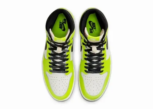 air-jordan-1-retro-high-og-visionaire-555088-702 4.webp