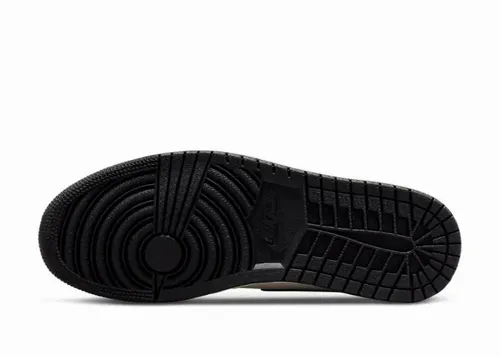 air-jordan-1-retro-high-og-visionaire-555088-702 6.webp