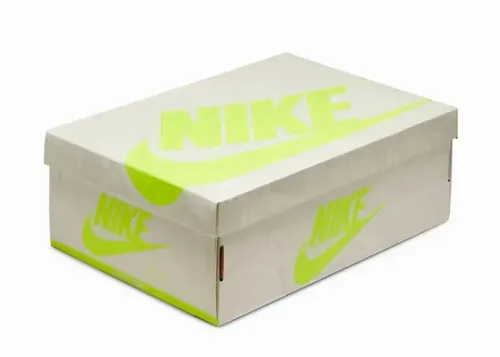 air-jordan-1-retro-high-og-visionaire-555088-702 9.webp