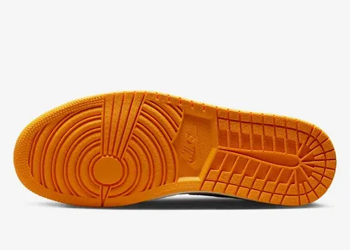 air-jordan-1-retro-high-og-yellow-toe-555088-711 06.webp