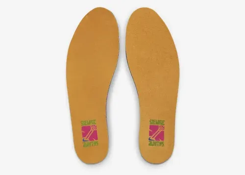 air-jordan-1-zoom-cmft-somos-familia-fb2931-288 11.webp