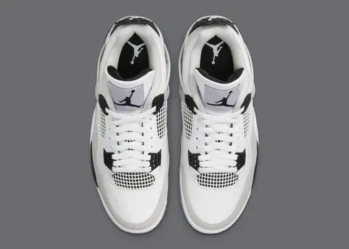 air-jordan-4-retro-military-black-dh6927-111-3.webp