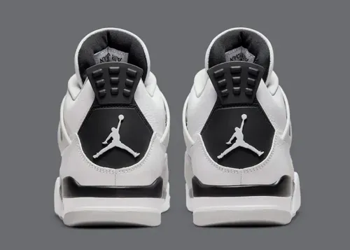 air-jordan-4-retro-military-black-dh6927-111-4.webp