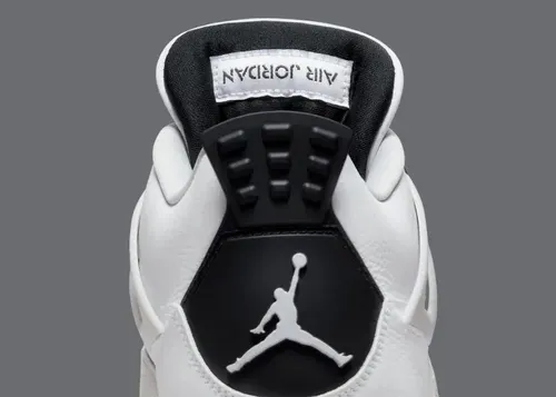 air-jordan-4-retro-military-black-dh6927-111-6.webp