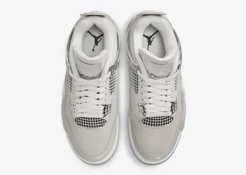 air-jordan-4-retro-wmns-frozen-moments-aq9129-001-3.webp