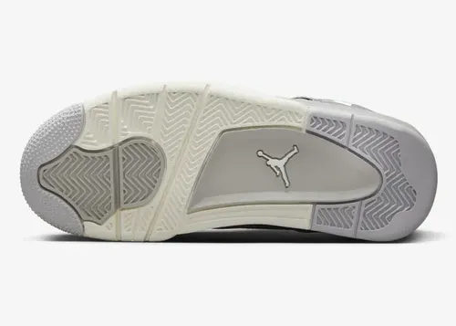 air-jordan-4-retro-wmns-frozen-moments-aq9129-001-5.webp