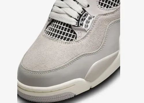 air-jordan-4-retro-wmns-frozen-moments-aq9129-001-6.webp