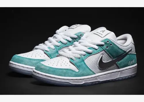 april-skateboards-nike-sb-dunk-low 01.webp