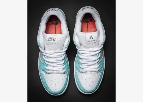 april-skateboards-nike-sb-dunk-low 03.webp