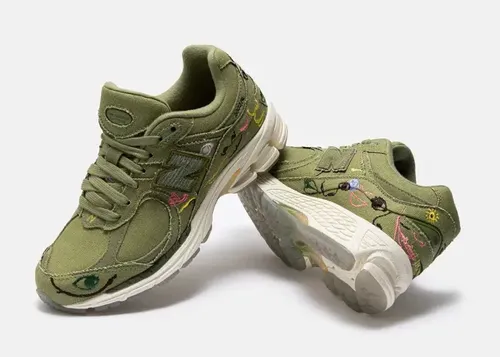 bryant-giles-new-balance-2002r-m2002rag 3.webp