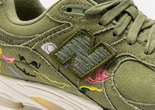 bryant-giles-new-balance-2002r-m2002rag 4.webp