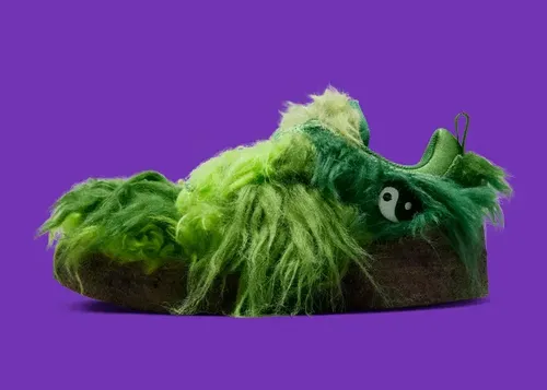 cactus-plant-flea-market-nike-dunk-low-grinch 02.webp