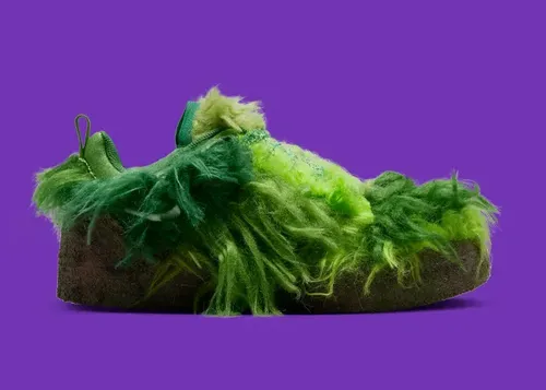 cactus-plant-flea-market-nike-dunk-low-grinch 03.webp