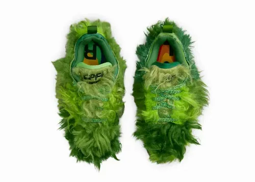 cactus-plant-flea-market-nike-dunk-low-grinch 04.webp