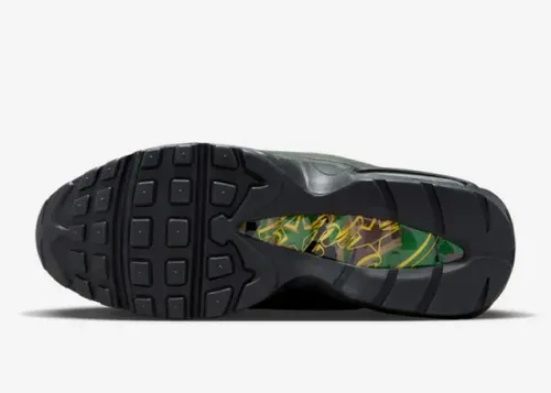 corteiz-nike-air-max-95-sp-sequoia-fb2709-300 06.webp