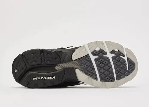 dtlr-new-balance-990v3-made-in-usa-gr3yscale-m990dl3 04.webp