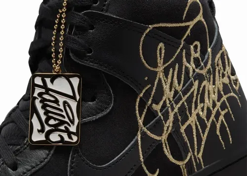 faust-nike-sb-dunk-high-black-and-metallic-gold-dh7755-001 07.webp