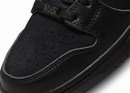 faust-nike-sb-dunk-high-black-and-metallic-gold-dh7755-001 10.webp