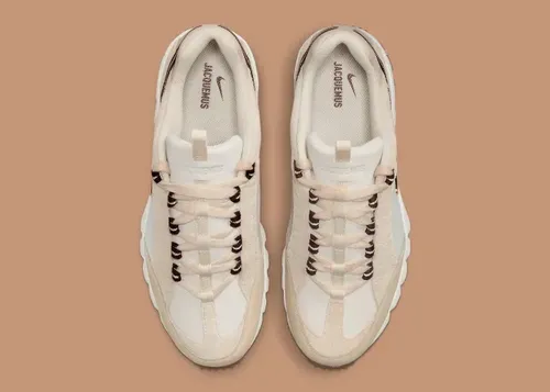 jacquemus-nike-air-humara-beige 4.webp