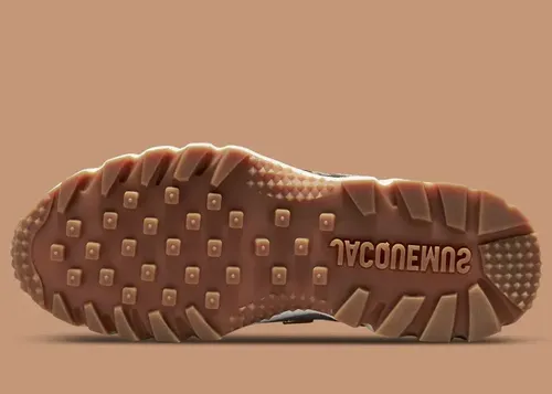 jacquemus-nike-air-humara-beige 6.webp