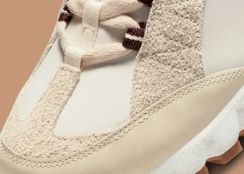 jacquemus-nike-air-humara-beige 8.webp