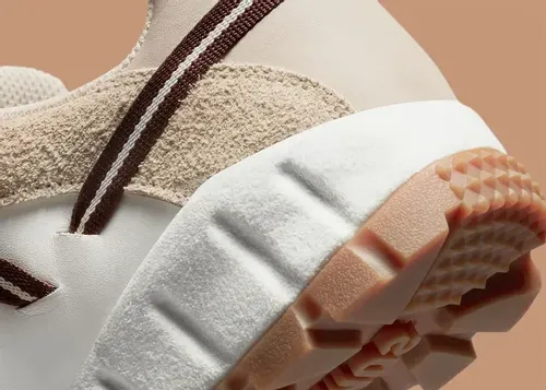 jacquemus-nike-air-humara-beige 9.webp
