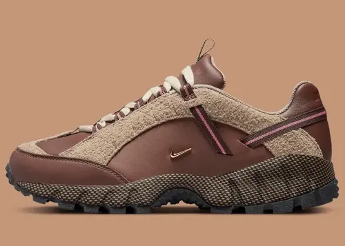 jacquemus-nike-air-humara-brown 2.webp