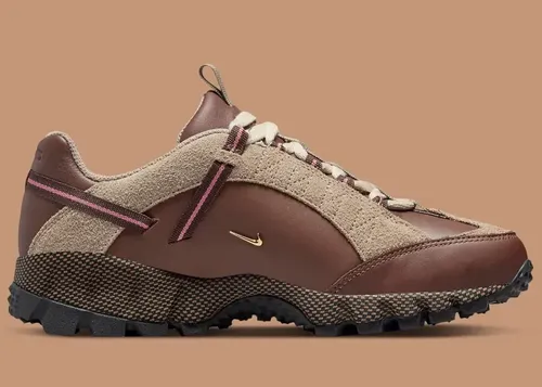 jacquemus-nike-air-humara-brown 3.webp