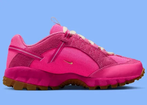 jacquemus-nike-air-humara-pink-dx9999-600 03.webp