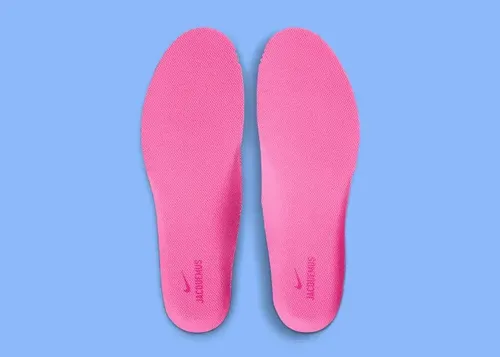 jacquemus-nike-air-humara-pink-dx9999-600 11.webp