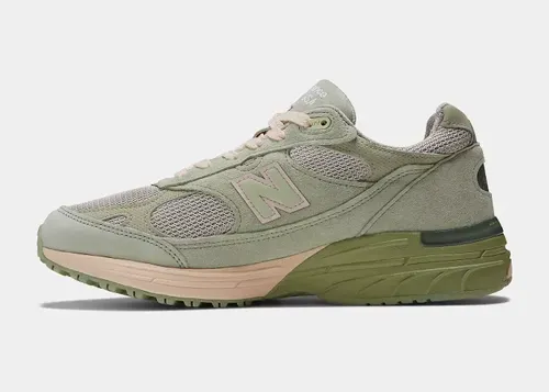 joe-freshgoods-new-balance-993-performance-art-green-mr993jg1 03.webp
