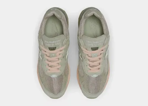 joe-freshgoods-new-balance-993-performance-art-green-mr993jg1 04.webp