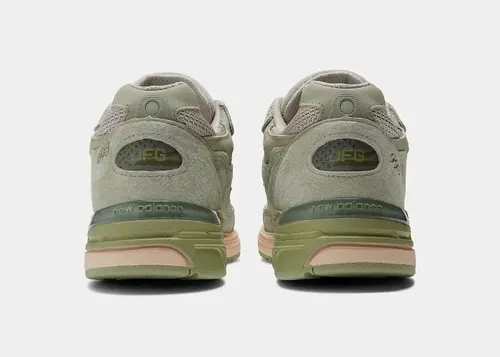joe-freshgoods-new-balance-993-performance-art-green-mr993jg1 05.webp