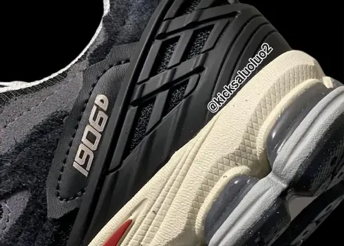 new-balance-1906d-protection-pack-navy 03.webp