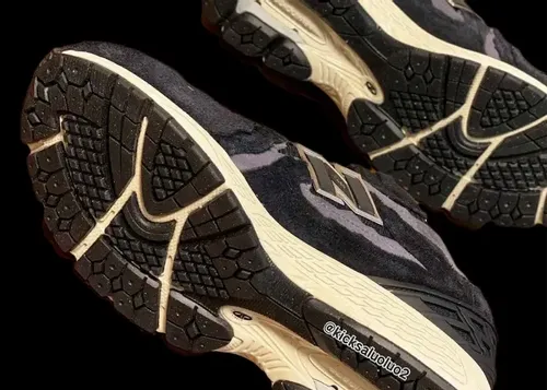 new-balance-1906d-protection-pack-navy 04.webp