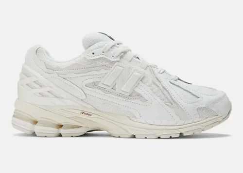 new-balance-1906r-protection-pack-white-leather-m1906de 02.webp