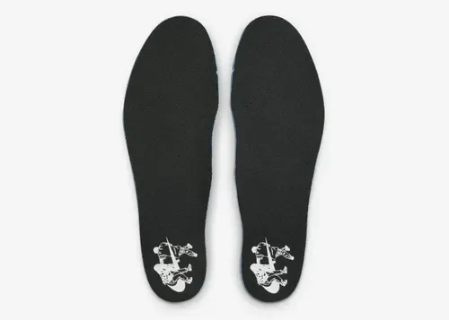 nike-air-max-95-sketch-with-the-past-dx4615-100 12.webp