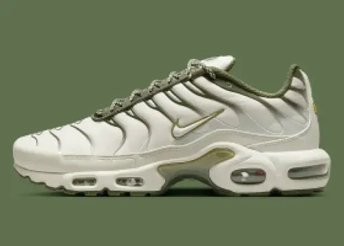 nike-air-max-plus-light-bone-fb9722-001 02.webp